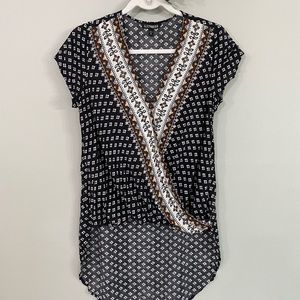 Express - low hem  - print blouse - V neck size XS